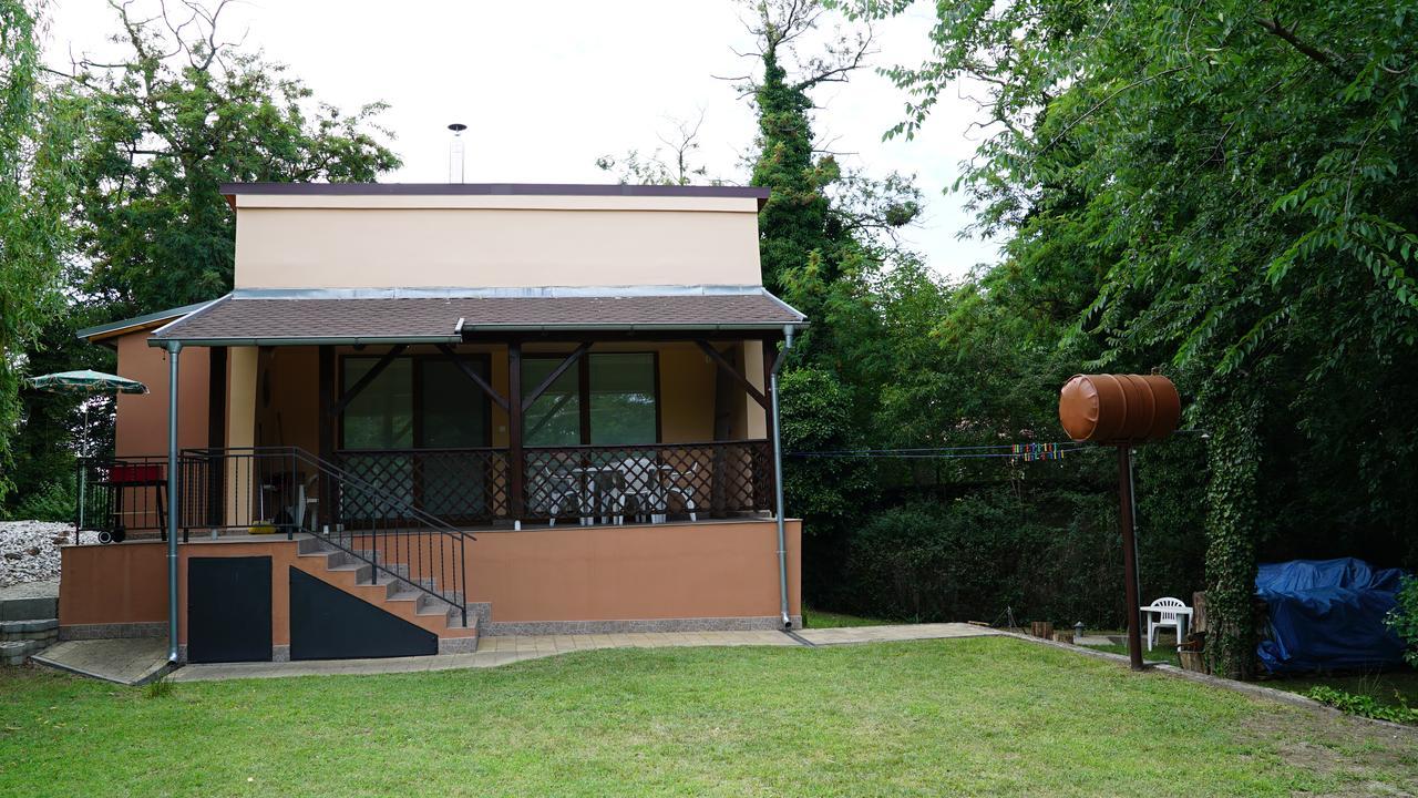 Tobo House Along The River Danube Radvaň nad Dunajom Εξωτερικό φωτογραφία